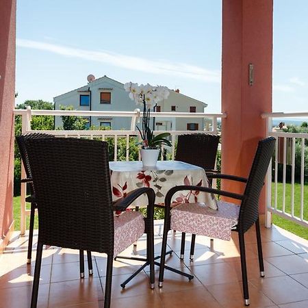 Apartman Snjezana Malinska Εξωτερικό φωτογραφία