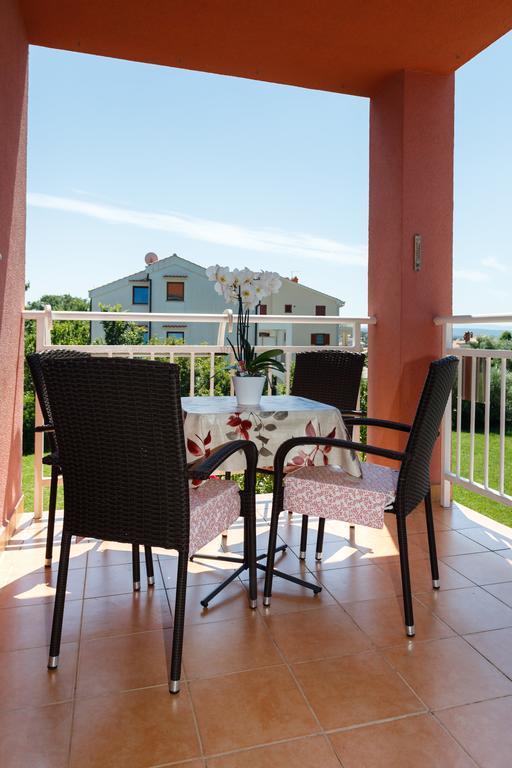 Apartman Snjezana Malinska Εξωτερικό φωτογραφία