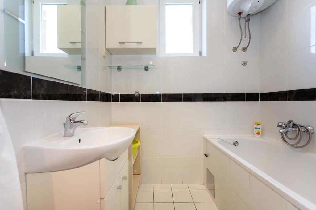 Apartman Snjezana Malinska Εξωτερικό φωτογραφία