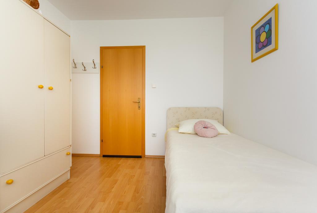 Apartman Snjezana Malinska Εξωτερικό φωτογραφία